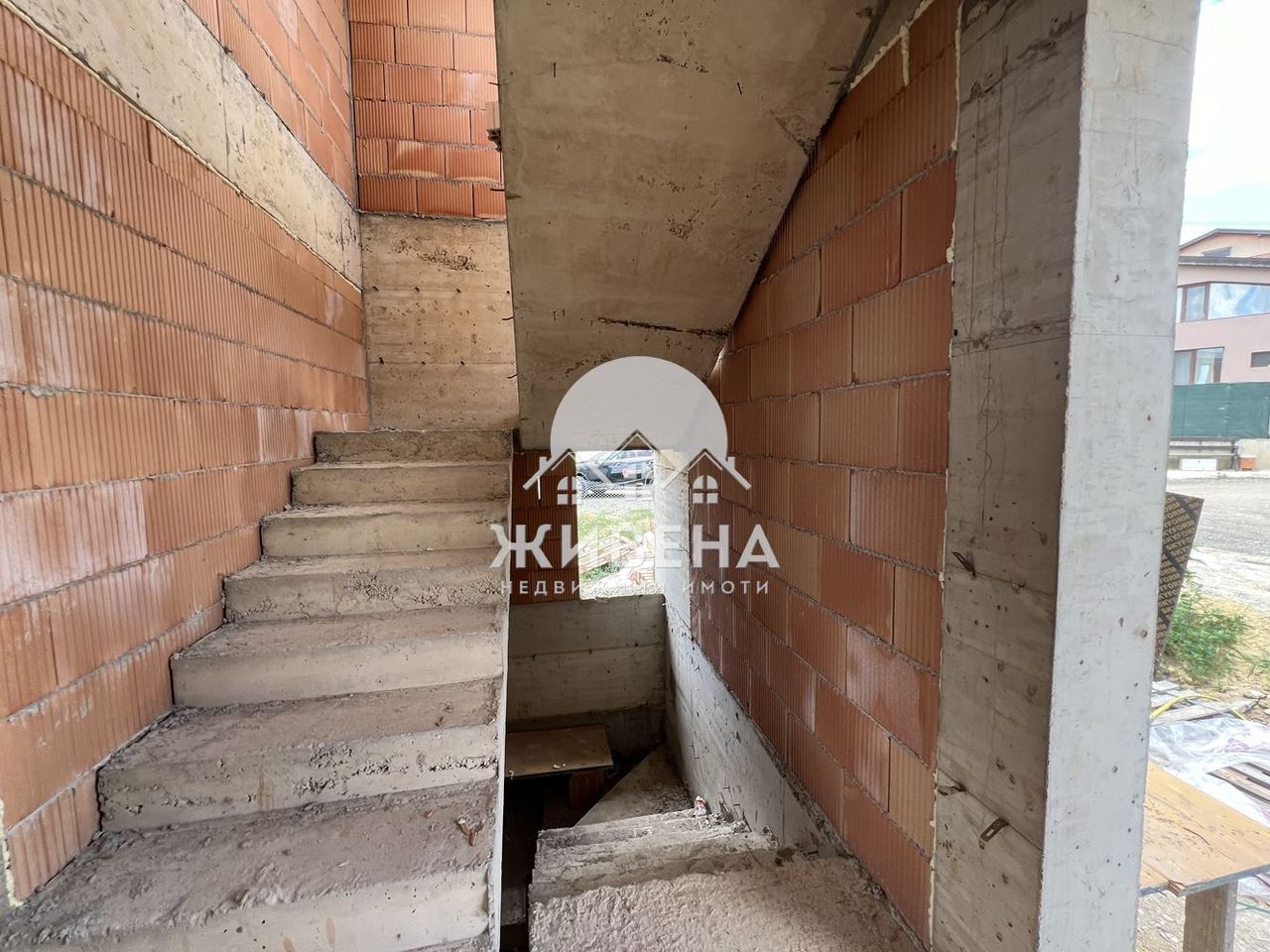 Продава се Къща в Варна, м-т Боровец - юг - 330 кв.м за 816 €/кв.м - Снимка #10