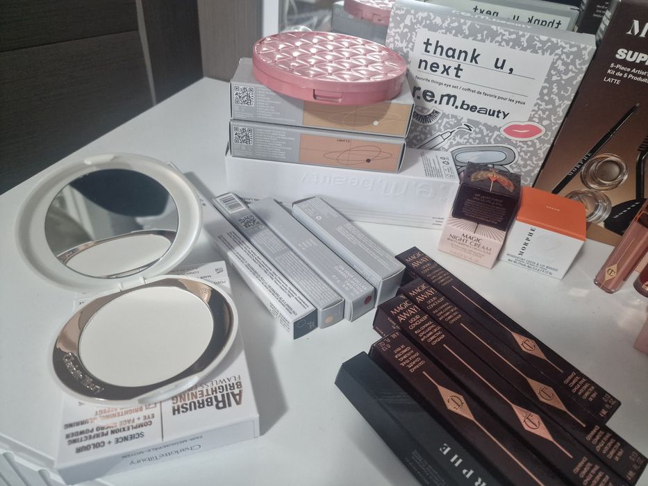 Produse machiaj lot noi