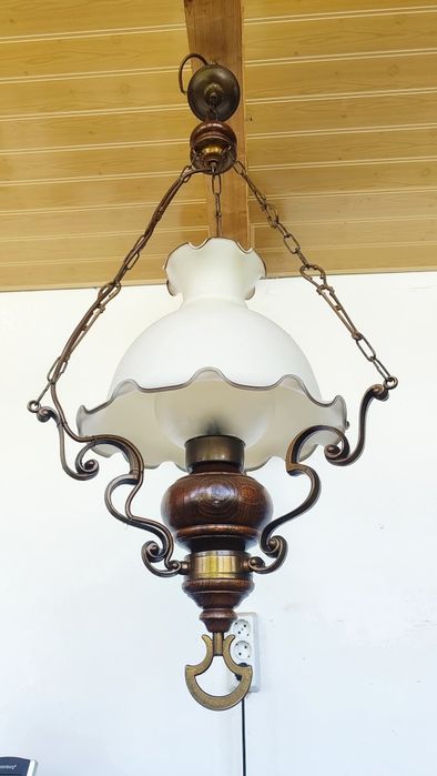 Уникален масивен месингов полилей съчетание от дървени елементи и две