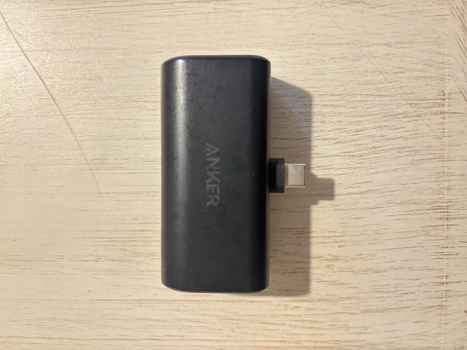 Samsung Galaxy S24 с включено зарядно, калъф и преносима батерия ANKER