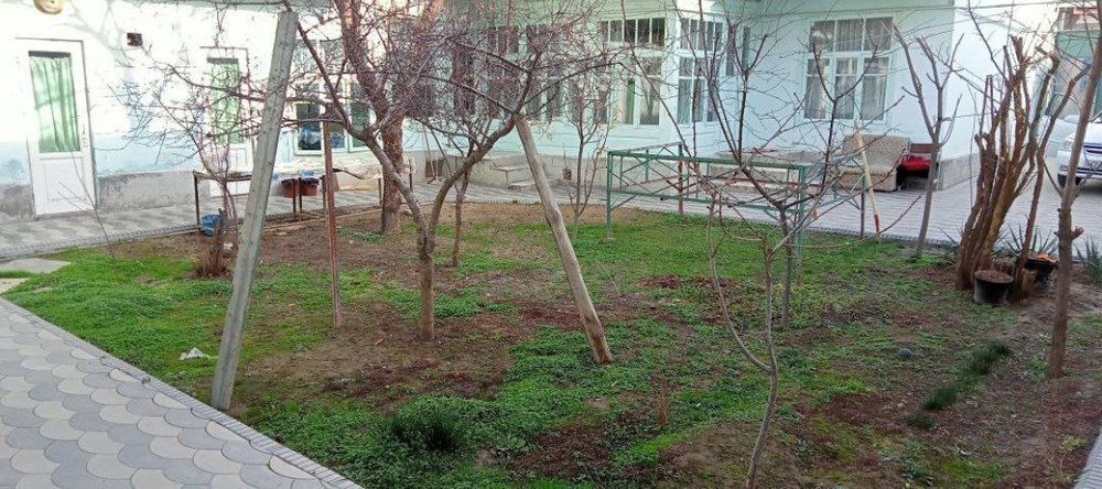 Yakkasaroy Glinka taraf mo'ljal:8-roddom restoran Mayami 3.97-sotok