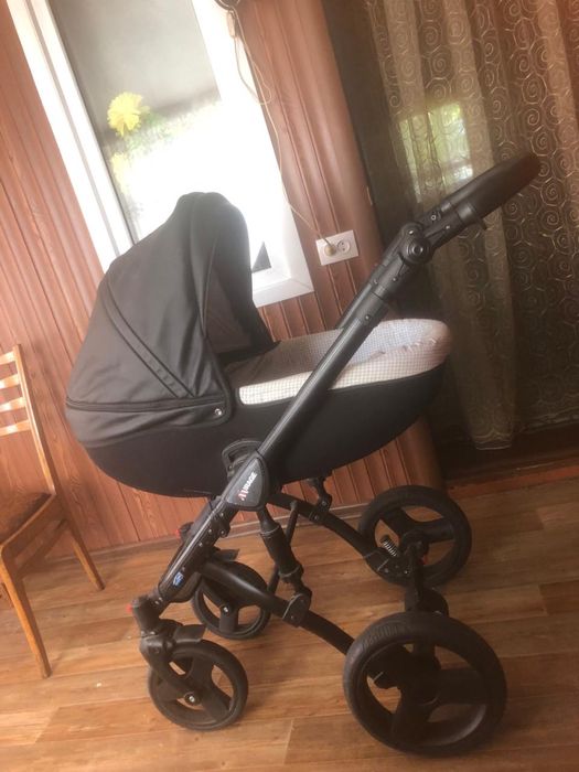 Продам детскую коляску