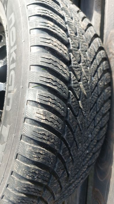 Jante 16 și cauciucuri iarna Nokian, DOT 2023