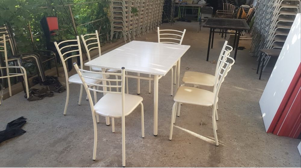 Отдам даром кухонный стол