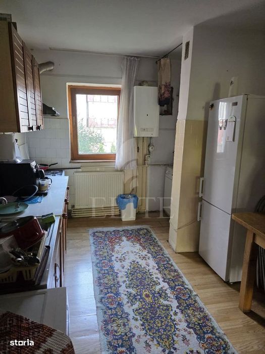 Apartament 3 camere în zona MOGOSOAIA