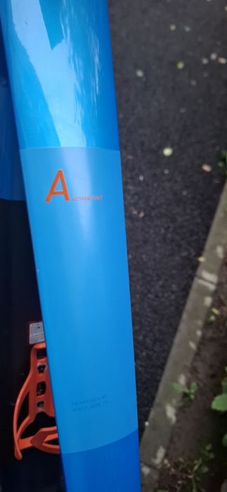 Bicicletă electrica carbon Cube acționteam 2023