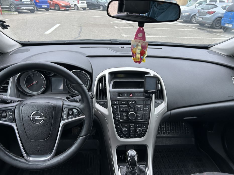 Se vinde opel astra j !