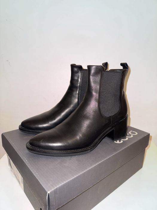 Ghete Ecco piele naturala