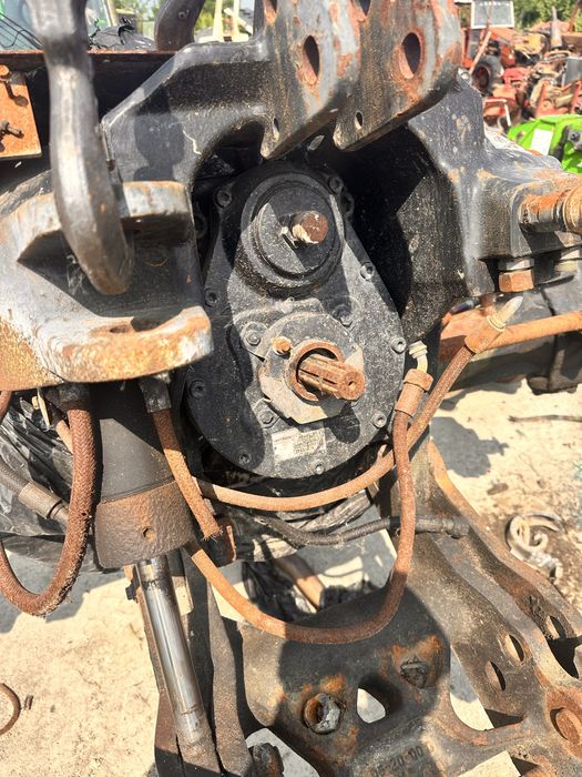 Tiranti frontali +priza frontala Case Maxxum