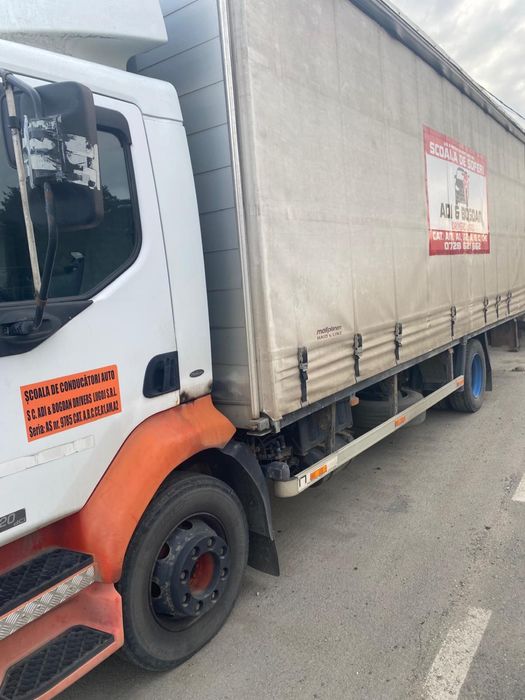 Camion renault midlum 12 tone