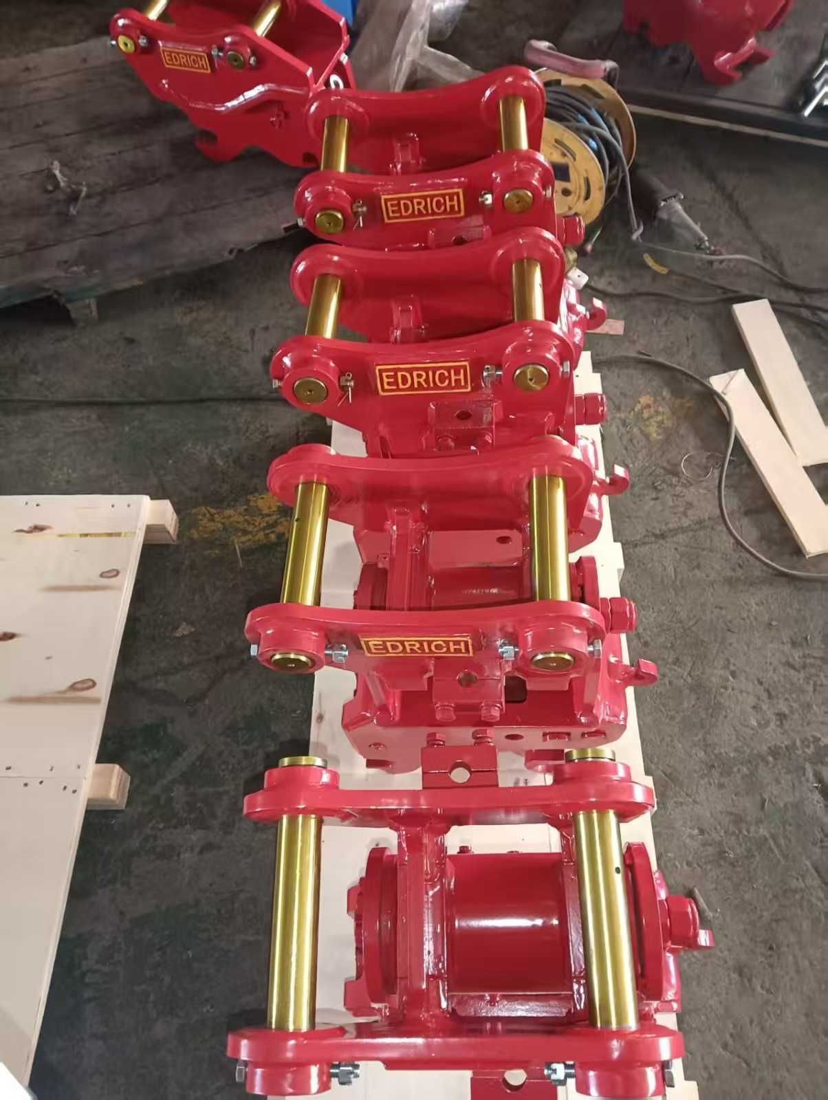 Cupla rapida cu inclinatie hidraulica(Hydraulic swing quick hitch)