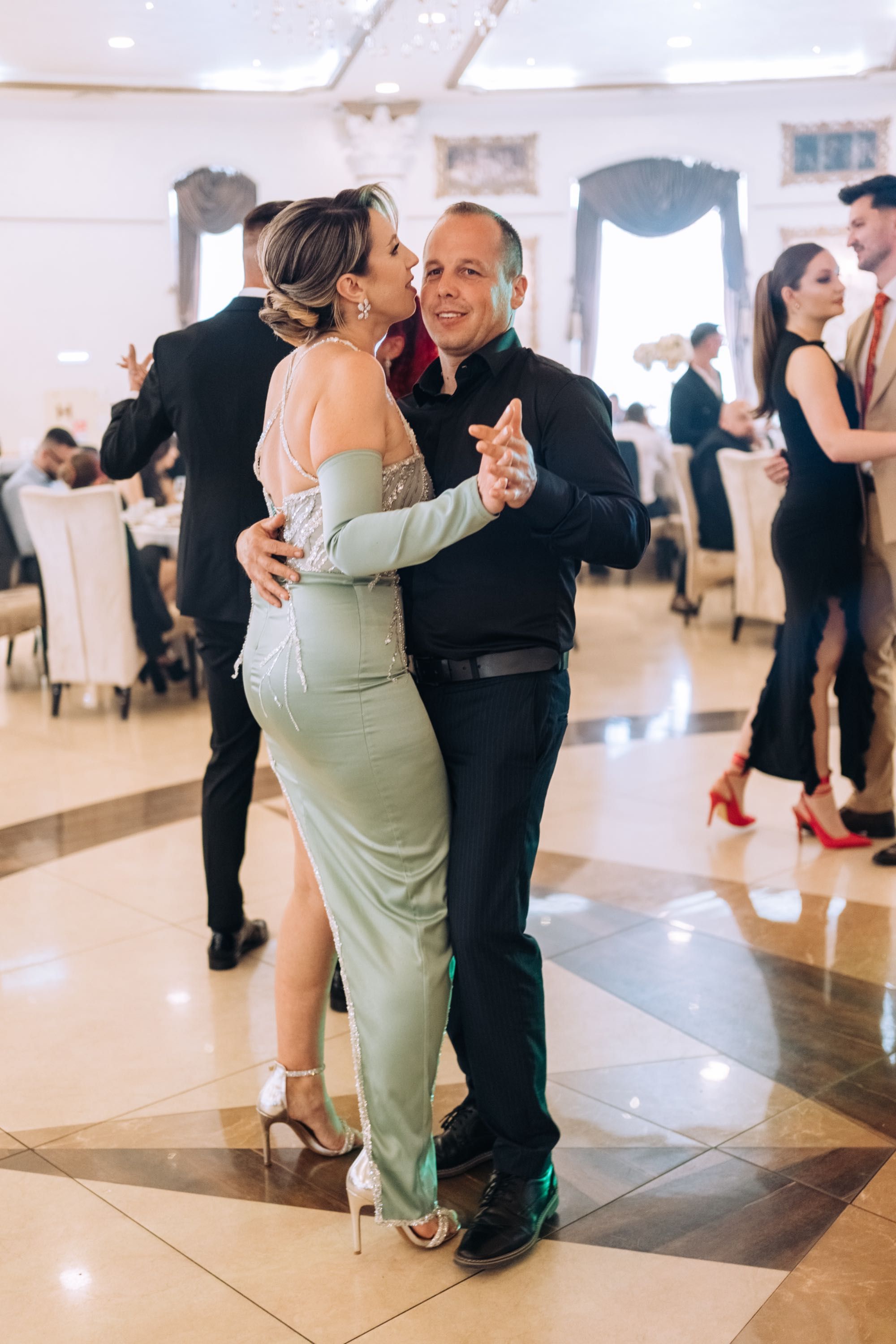 Rochie elegantă creată pe comandă