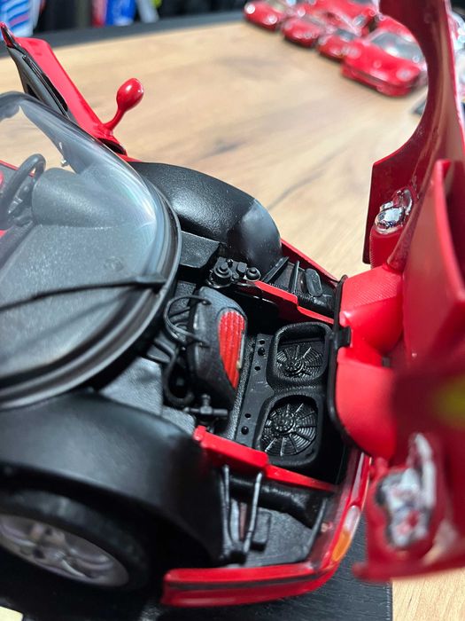 Рядък модел  метална колекционерска количка FERRARI F50 CABRIO 1:18