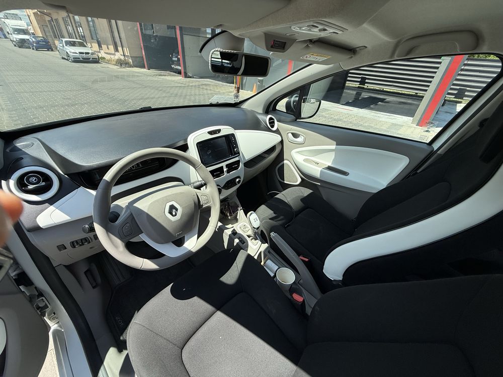 Inchiriere Zoe Electric 2021 Sofer Bolt Uber Sibiu