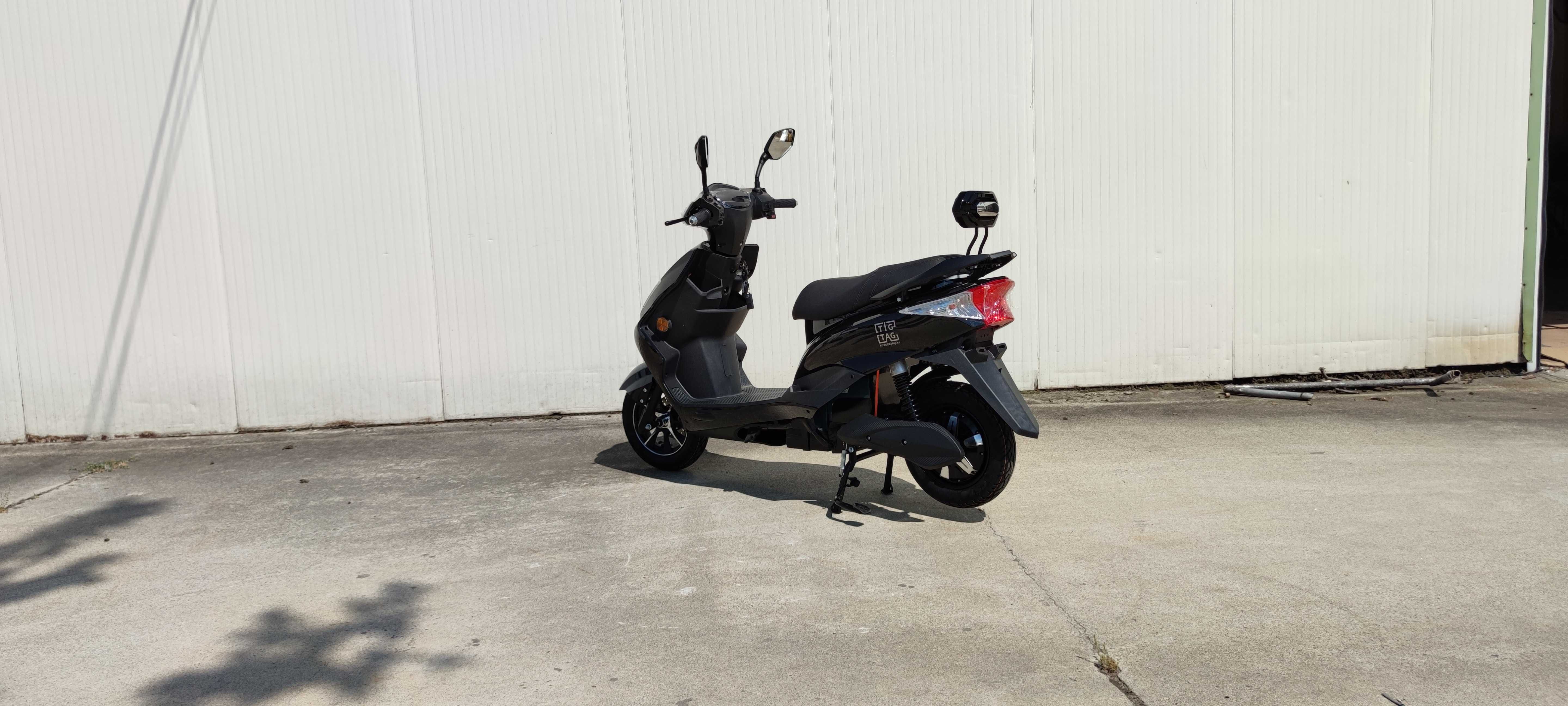 Електрически скутер с регистрация My Force модел ЕМ006 Черен