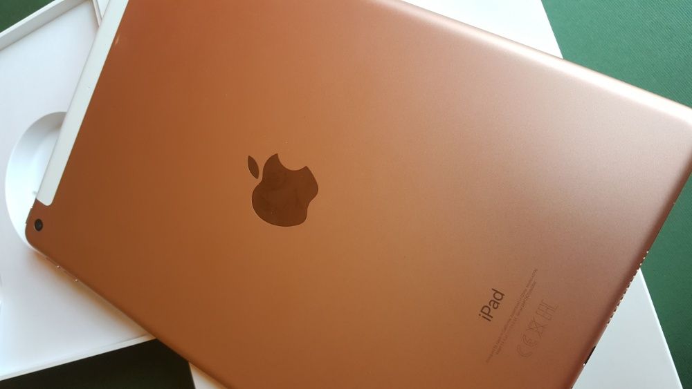 Нов iPad 7th generation Wi-fi + Cellular