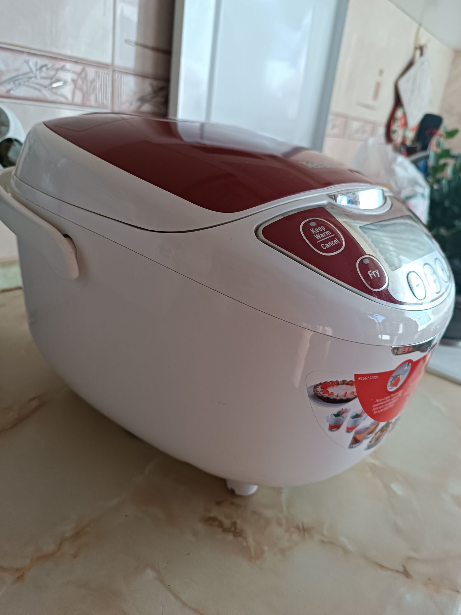 Мултикукър Tefal Fuzzy Logic RK705, 750 W, 5 л, 12 програми, Таймер, Б
