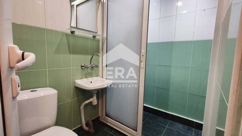 Дава се под наем Двустаен апартамент в Варна, ЖП Гара - 73 кв.м за 612 € - Снимка #7