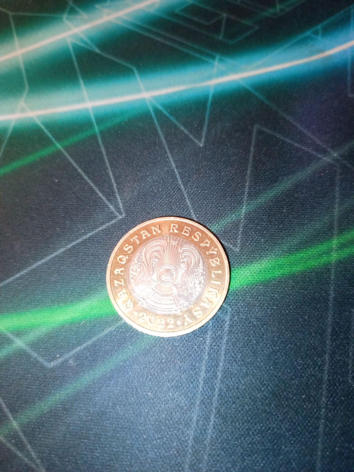 Продам сувенирную  монету 100тг 2022 года