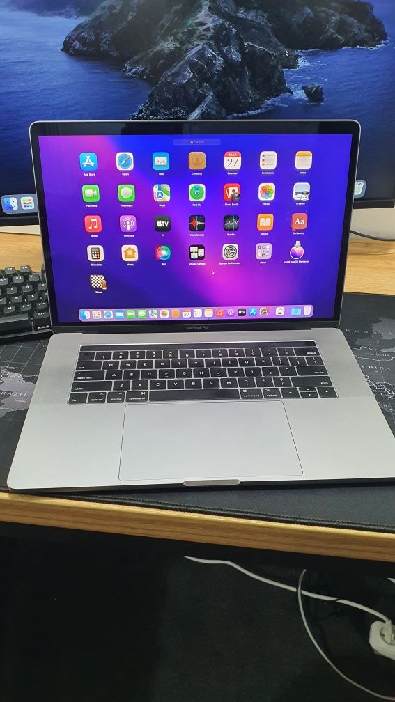 MacBook Pro i7 16/256 15 inch