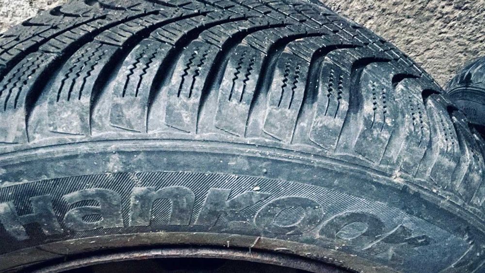 Vând roti in 4 prezoane Hankook 195/65/R15