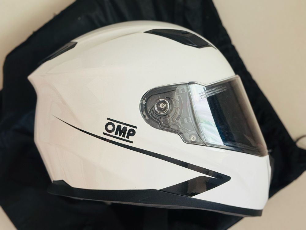 Каска OMP CIRCUIT evo white размер L