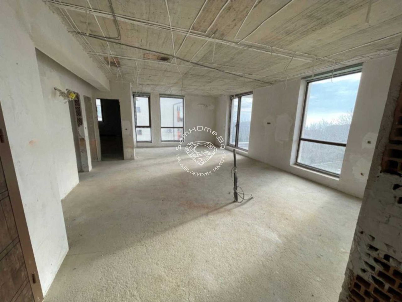 Продава се Четиристаен апартамент в Варна, Бриз - 139 кв.м за 1799 €/кв.м - Снимка #2