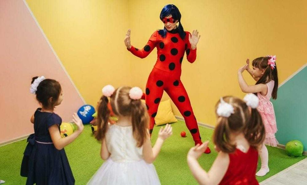 Animatori petreceri copii Vata de zahar si popcorn Decoratiuni
