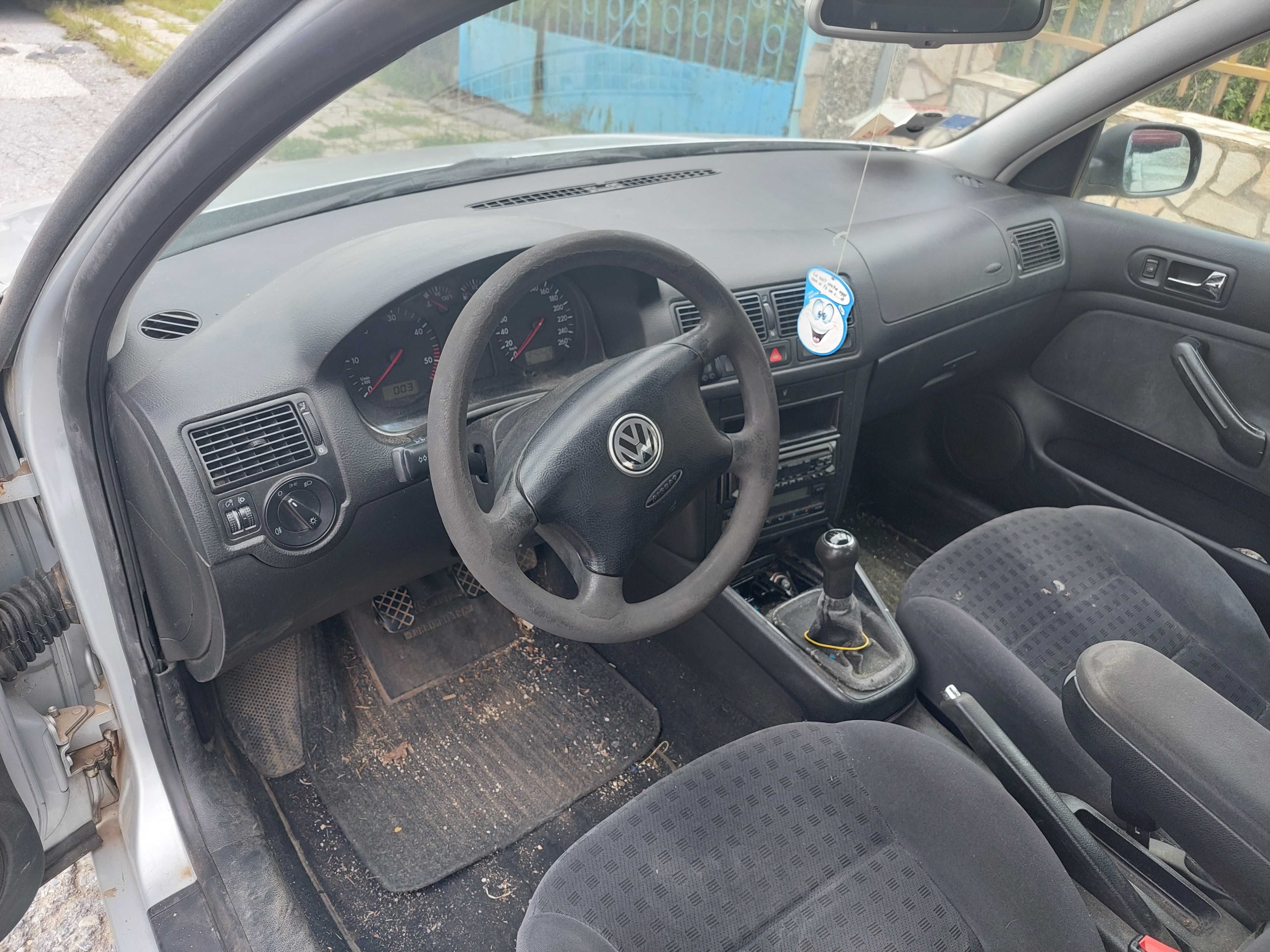 VW Golf 1,9 TDI Фолксваген Голф 4 на части! 
Юни 2002