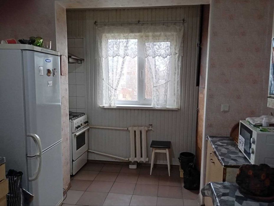 Продам 4 комнатную квартиру в хорошем состоянии ор-р Юнусабад 4квартал