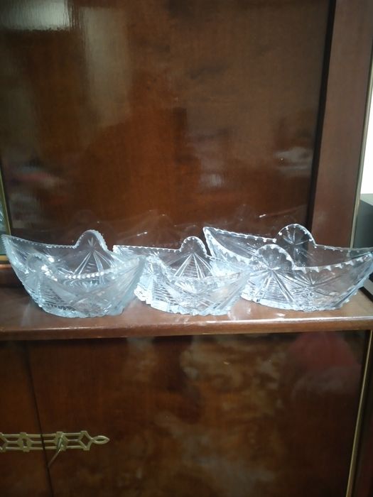 Продам хрустальные вазочки
