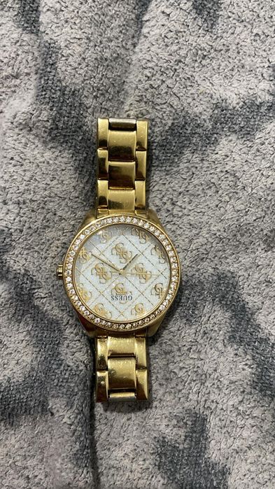 Vand ceas guess de dama