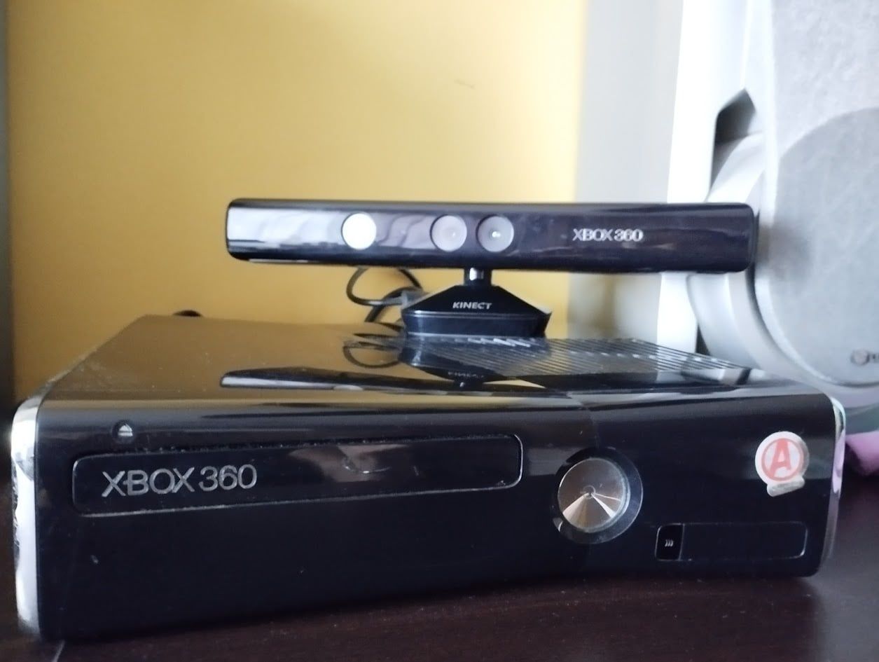 Конзола Xbox 360 с Kinect