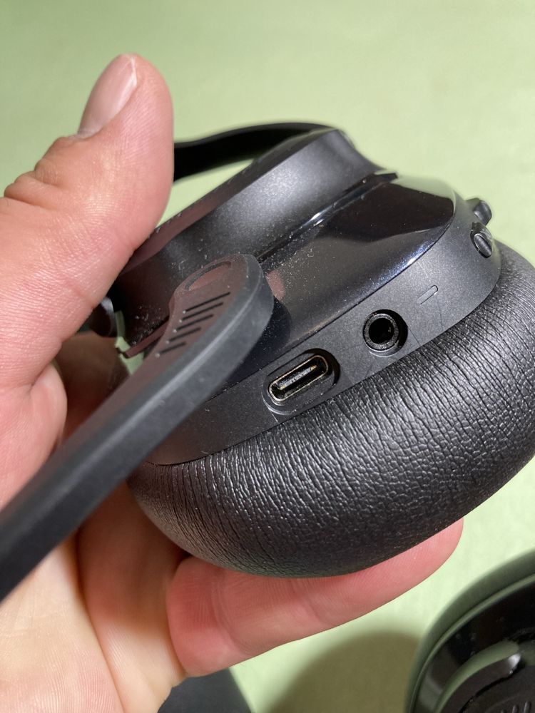 Слушалки JBL QUANTUM 610