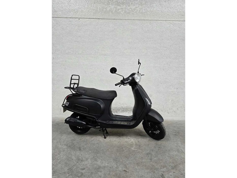 Scuter de inchiriat  50 cc 4T 220lei