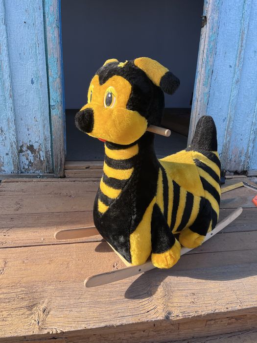 Качалка пчелка детская