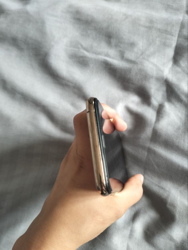 Iphone Xs holati zor