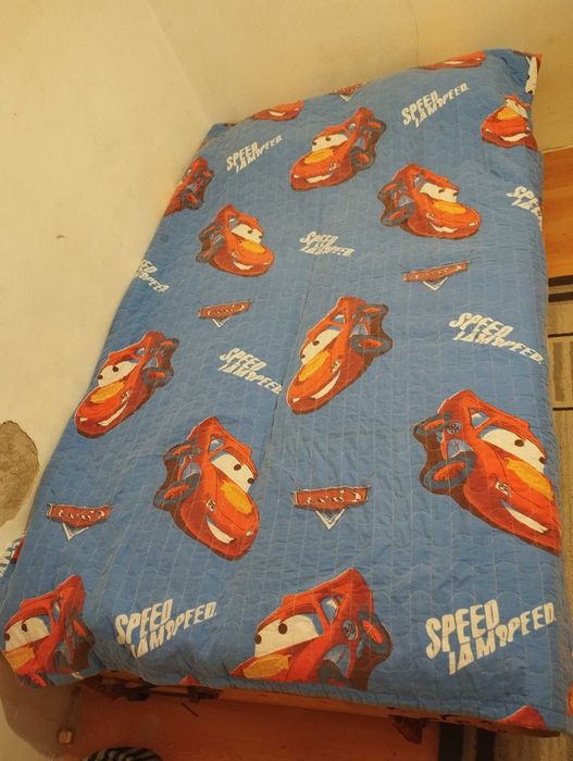 Диван отдаю  даром