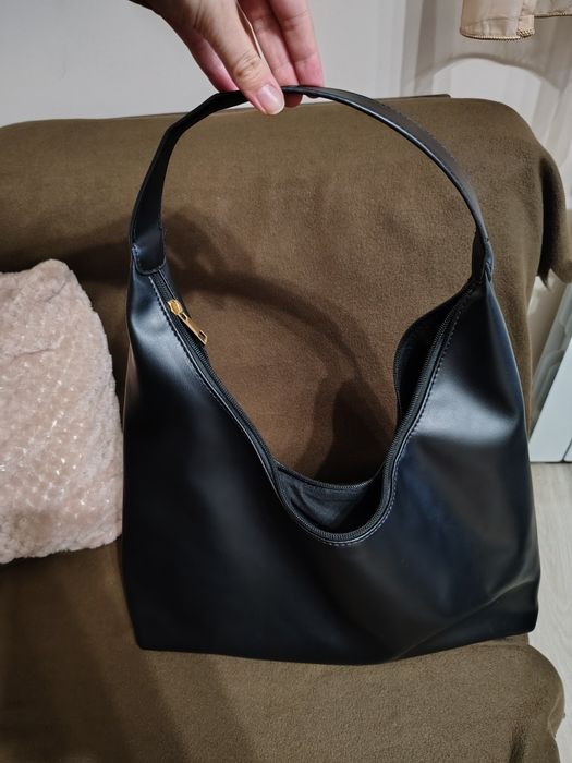 Черна дамска чанта Sinsay