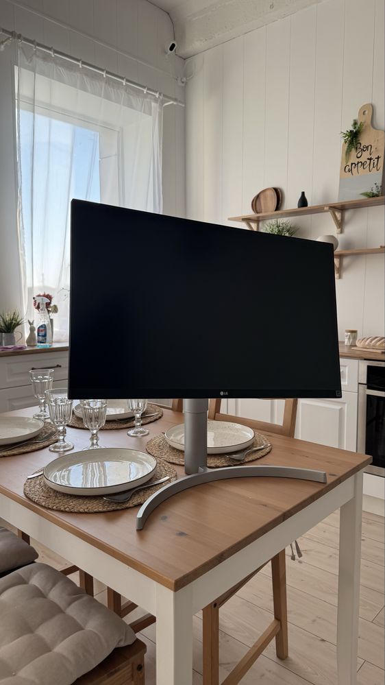 Игровой монитор 27" LG 27UL650-W