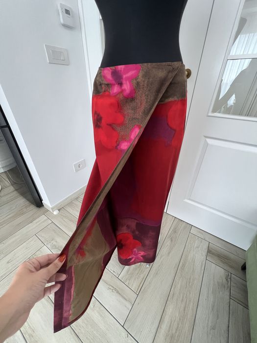 Fusta Max Mara, rosie petrecuta, marimea M