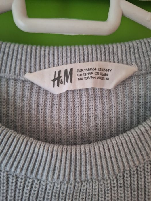 Pulover H&M, nu Zara