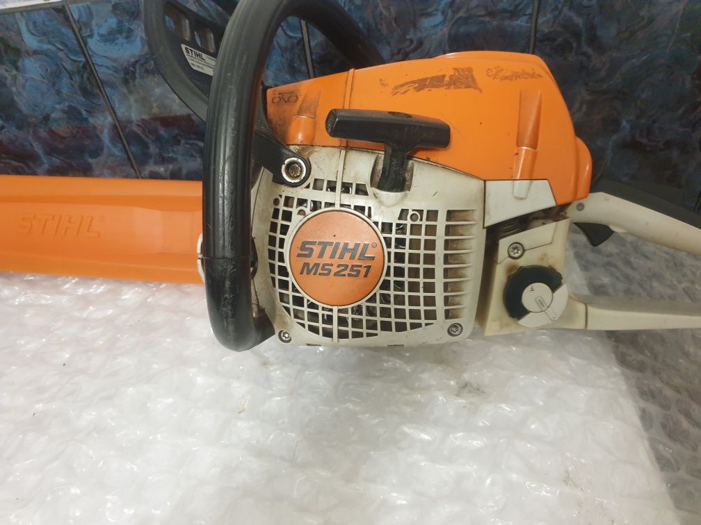 STIHL MS251 бензинова резачка