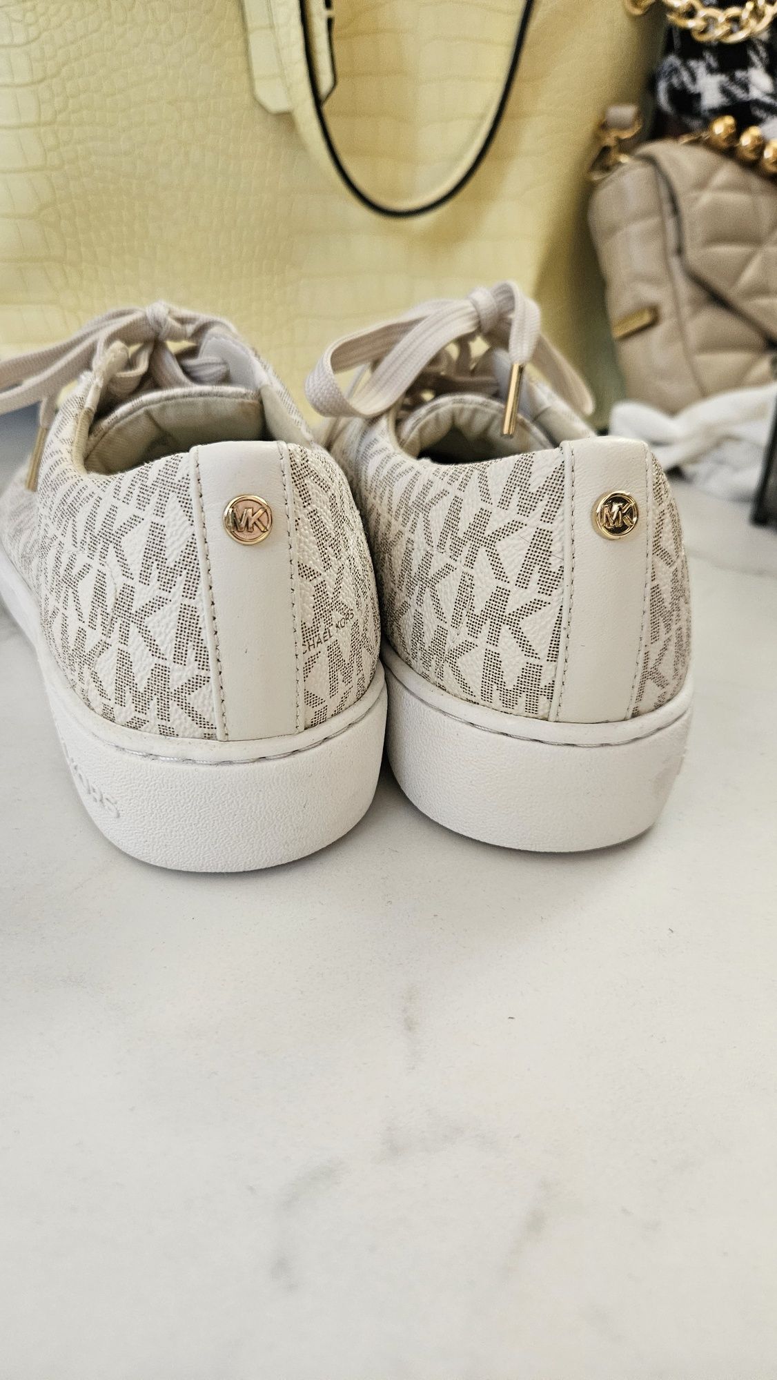 Нови Michael Kors оригинални дамски кецове