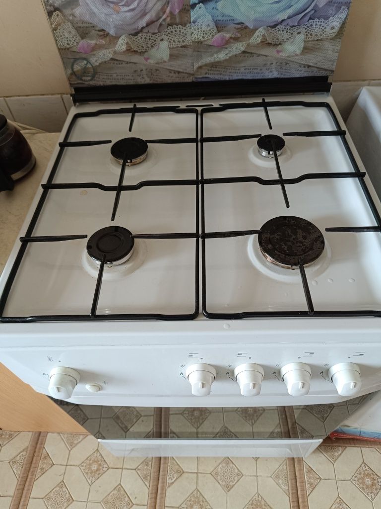 Продам газовую плиту