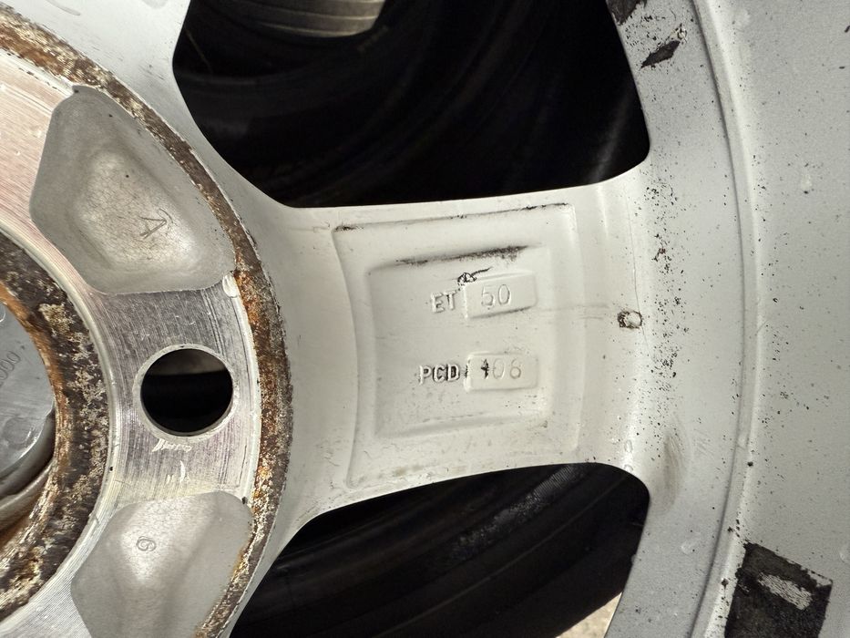 Jante Aliaj 16" Ford Mondeo cu Anvelope Iarna Continental