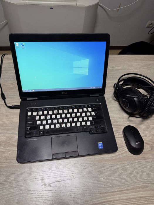 Набор: Ноутбук, наушники и мышь