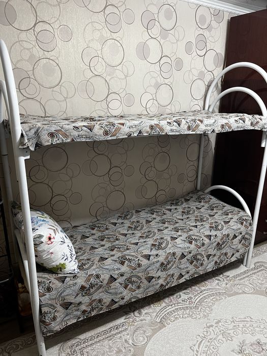 Продам кровать два яруса