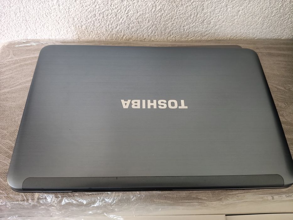 Toshiba SATELLITE L855-11T gaming