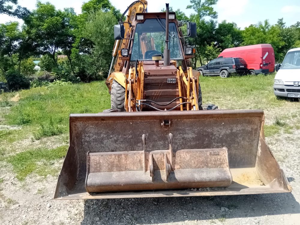 Buldoexcavator Case 580G 4X4 recent adus